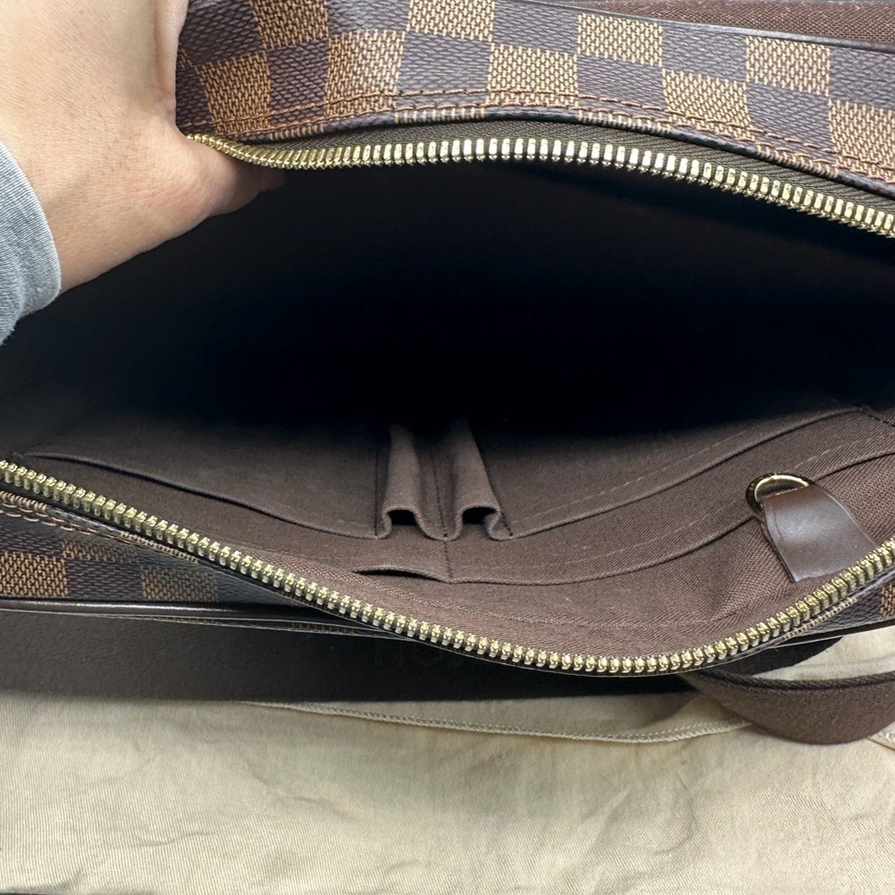 Louis Vuitton
Shelton Messenger Bag Damier MM - Picture 5 of 16